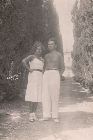 Бубекин Владимир со своей женой Чистиковой Любовью Петровной на отдыхе в Крыму в 1934 году. Единственная сохранившаяся фотография где они вместе